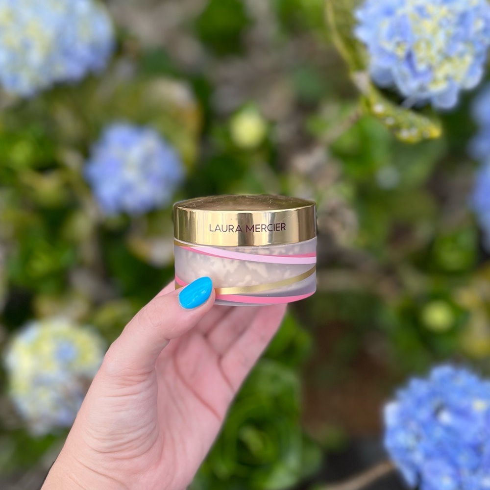 Laura Mercier Translucent Setting Powder - Picture 5 of 13